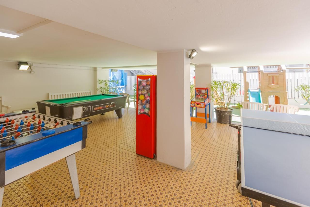 Hotel Bremen Римини Екстериор снимка