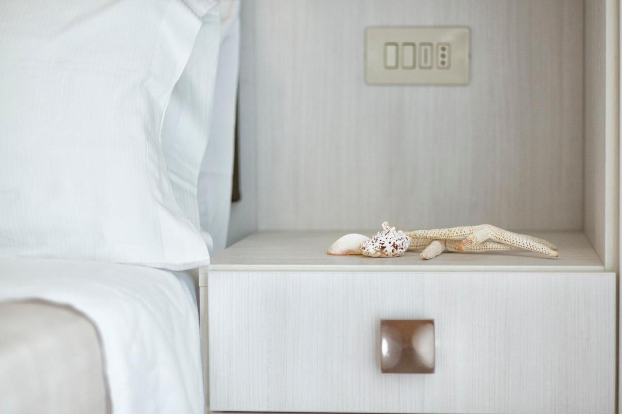 Hotel Bremen Римини Екстериор снимка