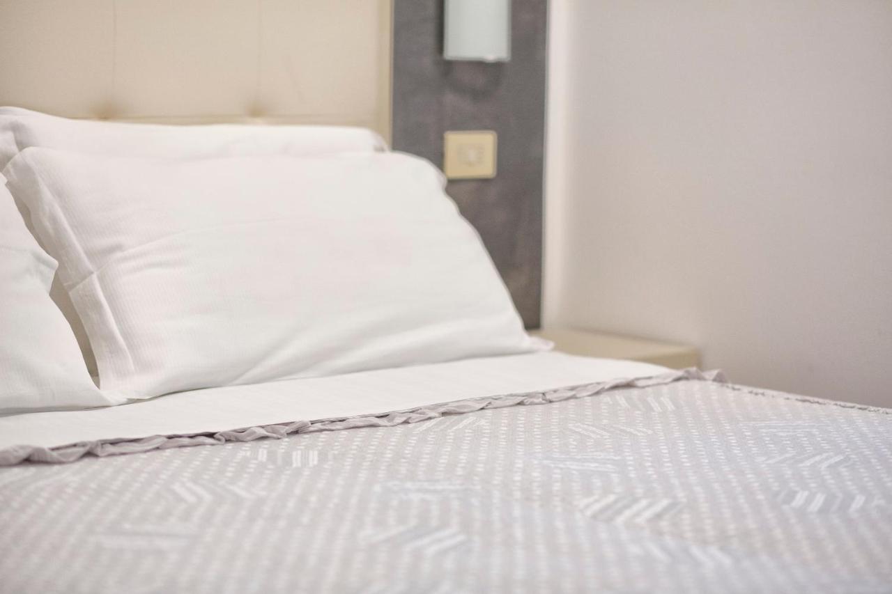 Hotel Bremen Римини Екстериор снимка